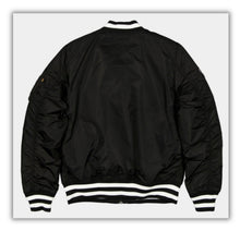 Load image into Gallery viewer, NEW YORK YANKEES X ALPHA X NEW ERA MA-1 BOMBER JACKET (BK)