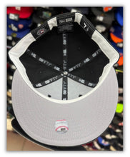 Load image into Gallery viewer, Chicago White Sox Bk/Grey UV(Classic-Wh Band)
