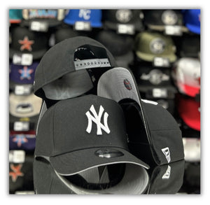 New York Yankees Bk/Wh Logo-AFrame Snapback )