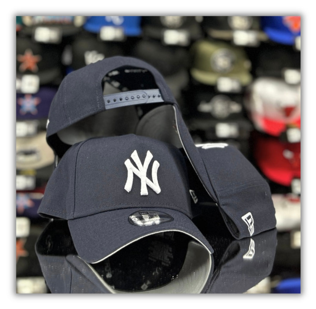 New York Yankees Navy-AFrame Snapback