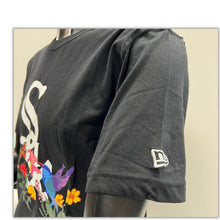 Load image into Gallery viewer, Chicago White Sox Blooming T-Shirts
